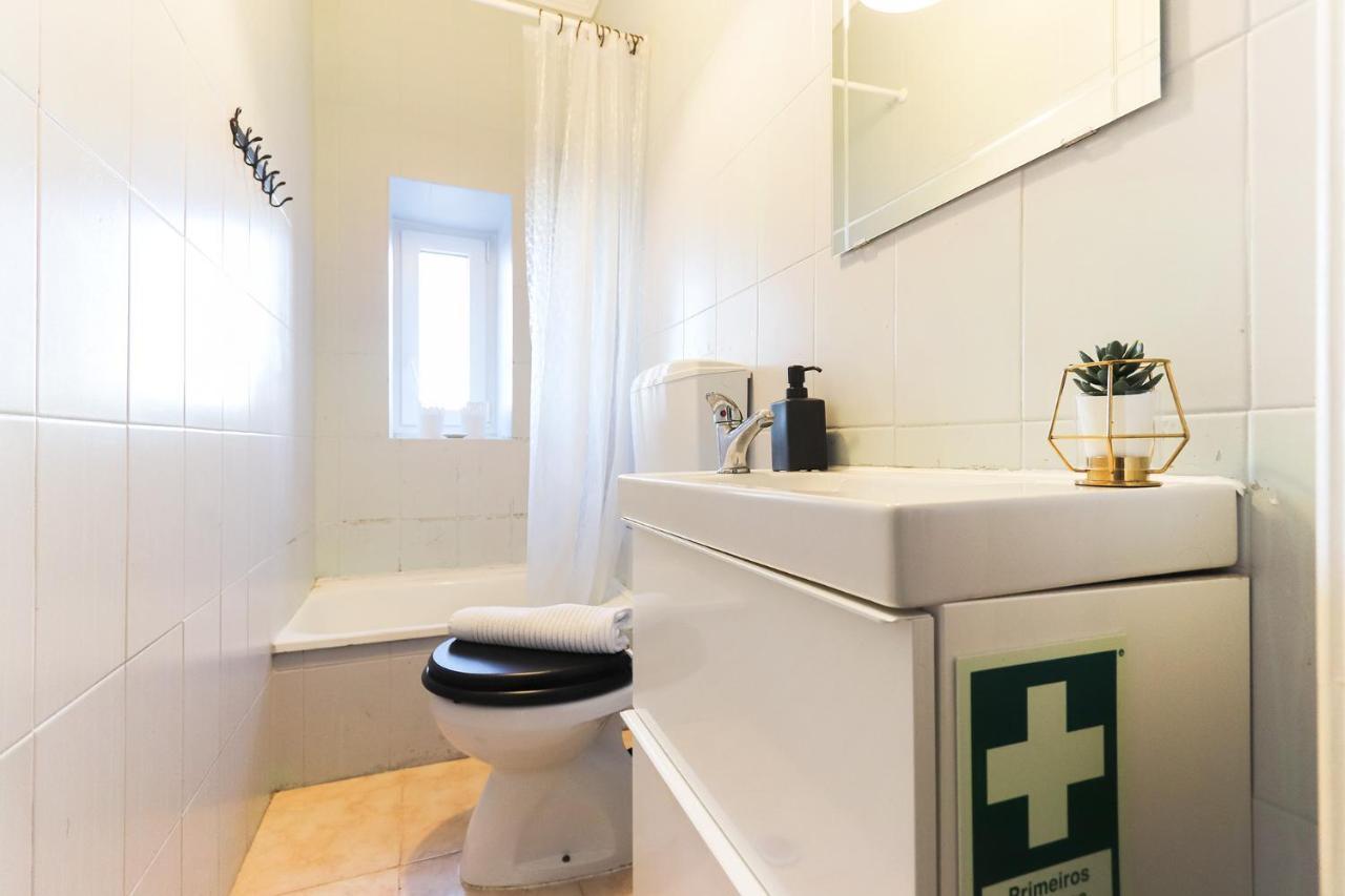 Parlamient River View Apartments By Homing Lisboa Екстериор снимка